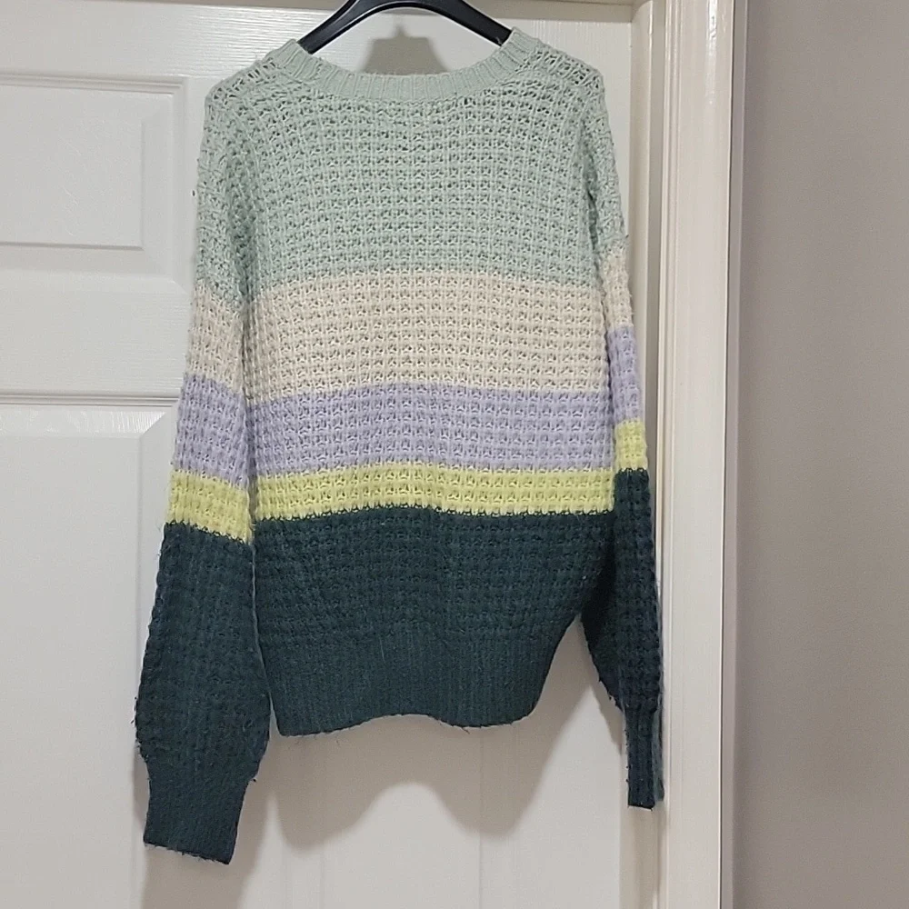 Universal Thread S sweater - Picture 3 of 3